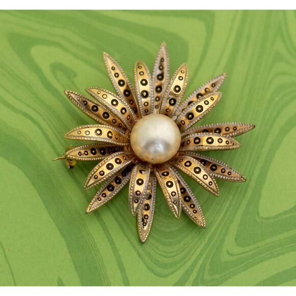 Vintage Intricate Pearl Floral Gold Tone Brooch by Spain - W14 - Picture 1 of 2